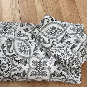Pottery Barn Gray and White Tencel Floral king size duvet and 2 shams